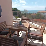 Ora Seaview Apartment