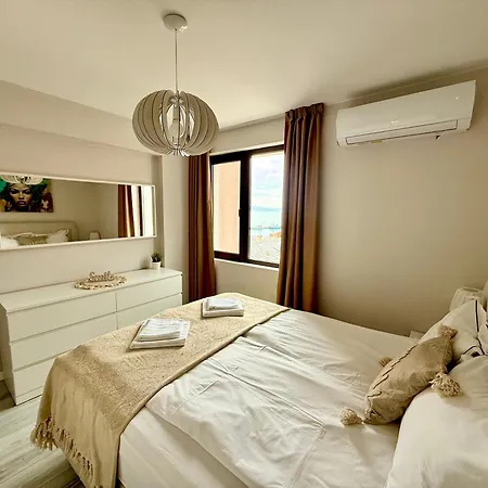 Апартаменты Ora Seaview *