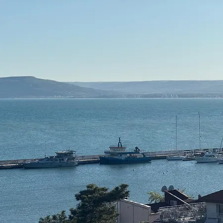 Ora Seaview Apartment *