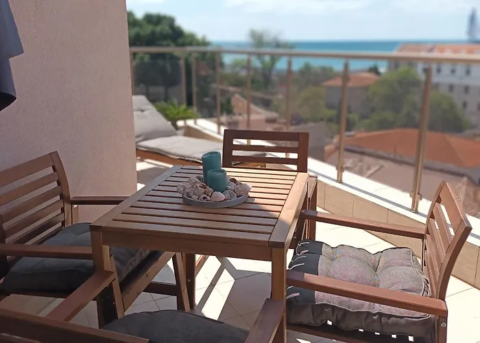 Ora Seaview Apartment